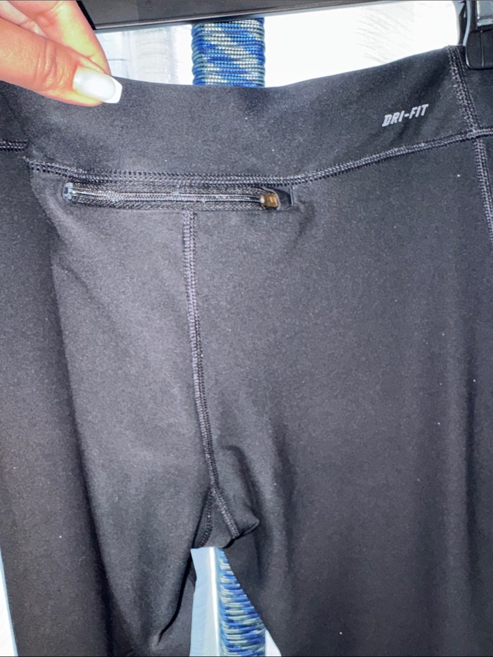 Nike - Black Dri-FIT Cropped Performance Leggings Size Large - Picture 16 of 17